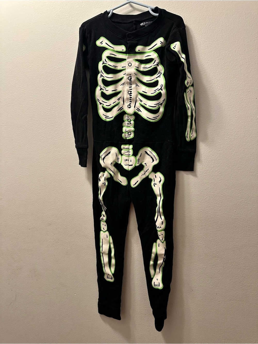 Old Navy Black Glow Skeleton Onesie Pajama button up size 6 kids glow in dark